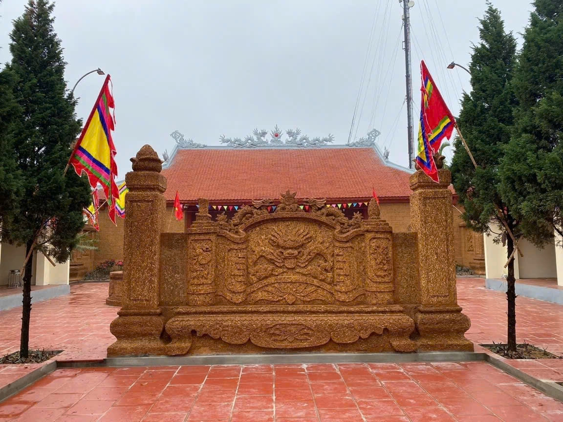 Cuốn thư đá ong đỏ – Tinh tế, trang nghiêm, bền vững
