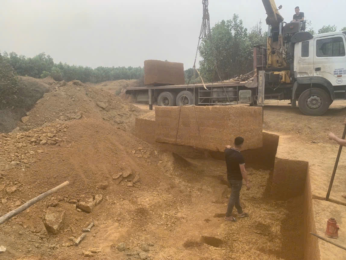 Đá ong nguyên khối – Biểu tượng của sự mộc mạc và trường tồn
