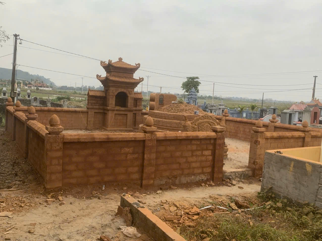 Lăng mộ đá ong MS02